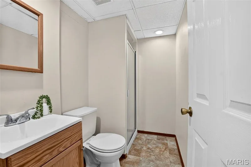 184 Gunston Hall Court, Chesterfield, MO 63017 — listing photo 35 of 48