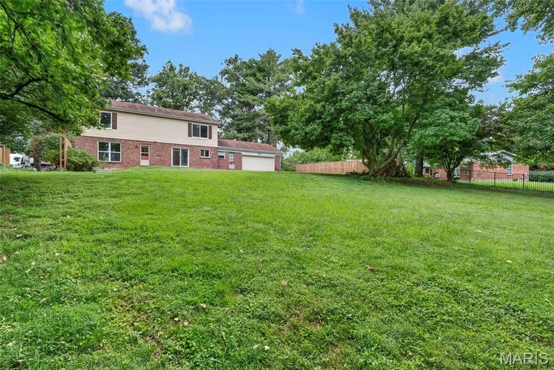 184 Gunston Hall Court, Chesterfield, MO 63017 — listing photo 37 of 48