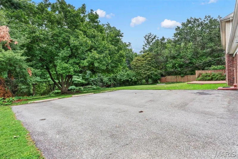 184 Gunston Hall Court, Chesterfield, MO 63017 — listing photo 43 of 48