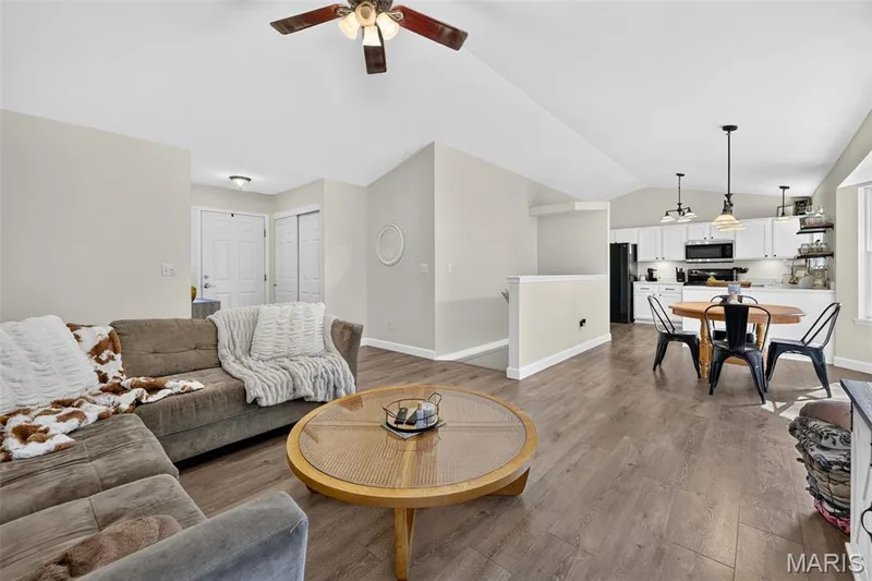 206 Geranium Drive, O'Fallon, MO 63366 — listing photo 5 of 25