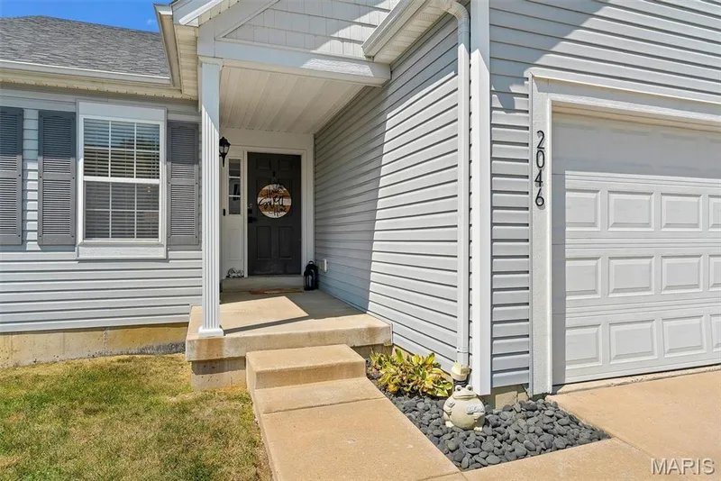 2046 Preston Woods Parkway, Lake St. Louis, MO 63367 — listing photo 4 of 41