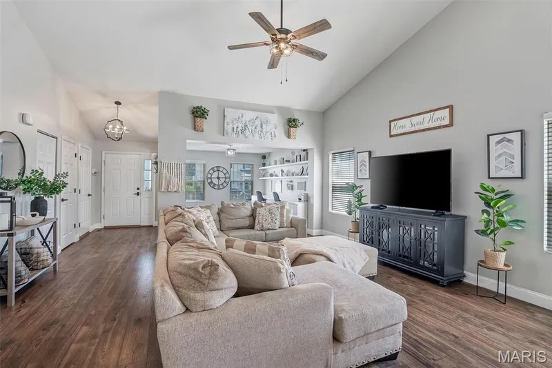 2046 Preston Woods Parkway, Lake St. Louis, MO 63367 — listing photo 8 of 41