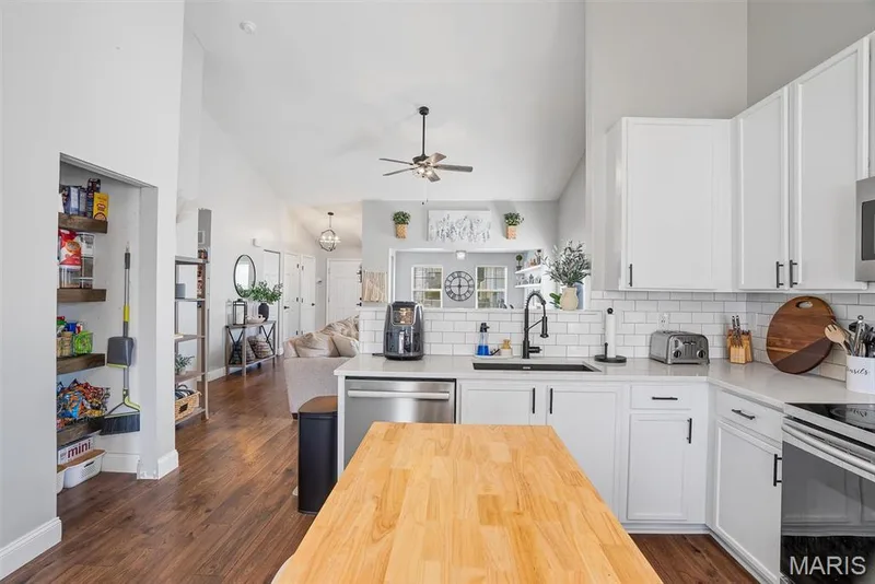 2046 Preston Woods Parkway, Lake St. Louis, MO 63367 — listing photo 22 of 41