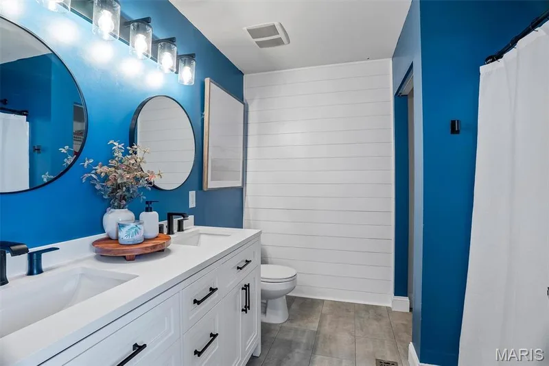 2046 Preston Woods Parkway, Lake St. Louis, MO 63367 — listing photo 33 of 41
