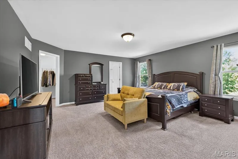 Huge master and closet — 634 Creek Bend Drive, Lake St. Louis, MO 63367