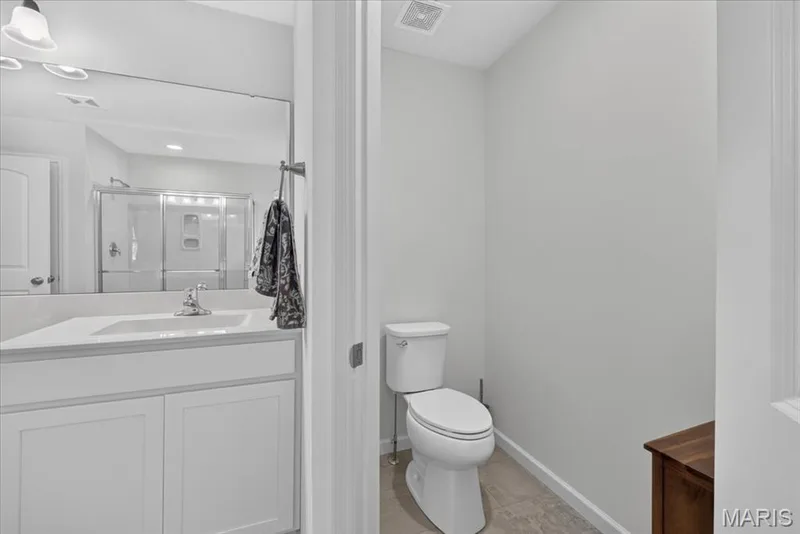 Separate toilet room — 634 Creek Bend Drive, Lake St. Louis, MO 63367