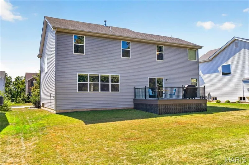 Level yard — 634 Creek Bend Drive, Lake St. Louis, MO 63367