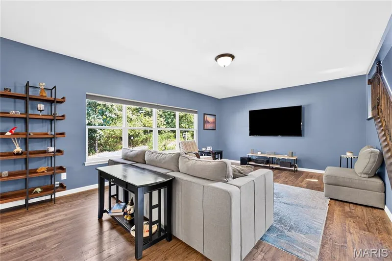 Nine foot ceilings on main level! — 634 Creek Bend Drive, Lake St. Louis, MO 63367