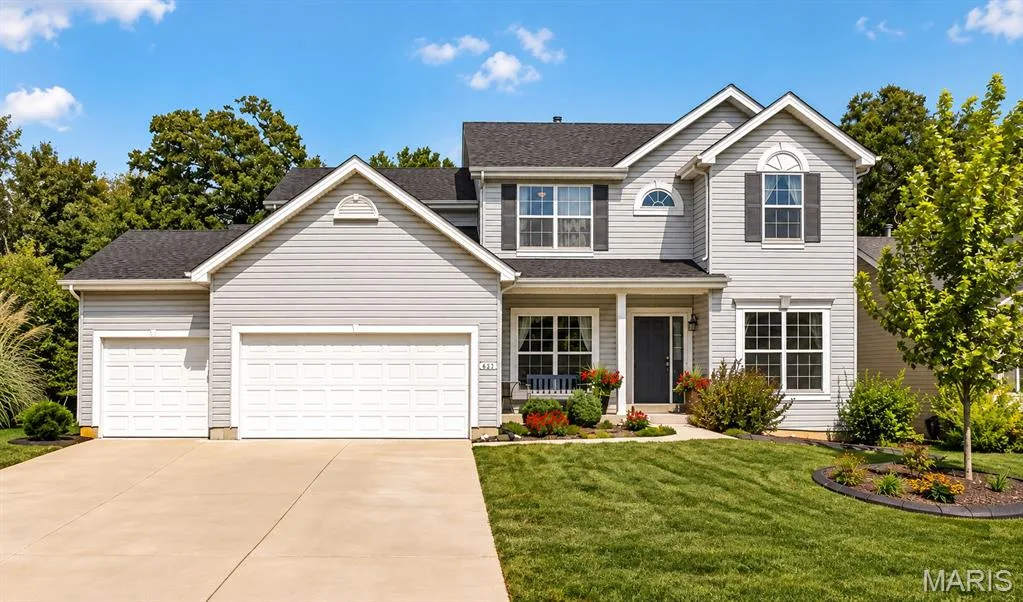 Welcome to 634 Creek Bend Dr- close to schools, trails and parks! — 634 Creek Bend Drive, Lake St. Louis, MO 63367