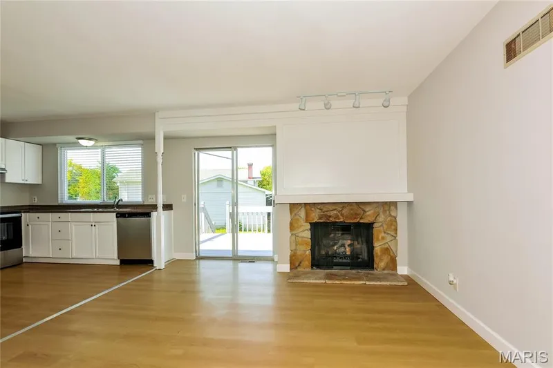 5 Elmdale Court, St Peters, MO 63376 — listing photo 3 of 15