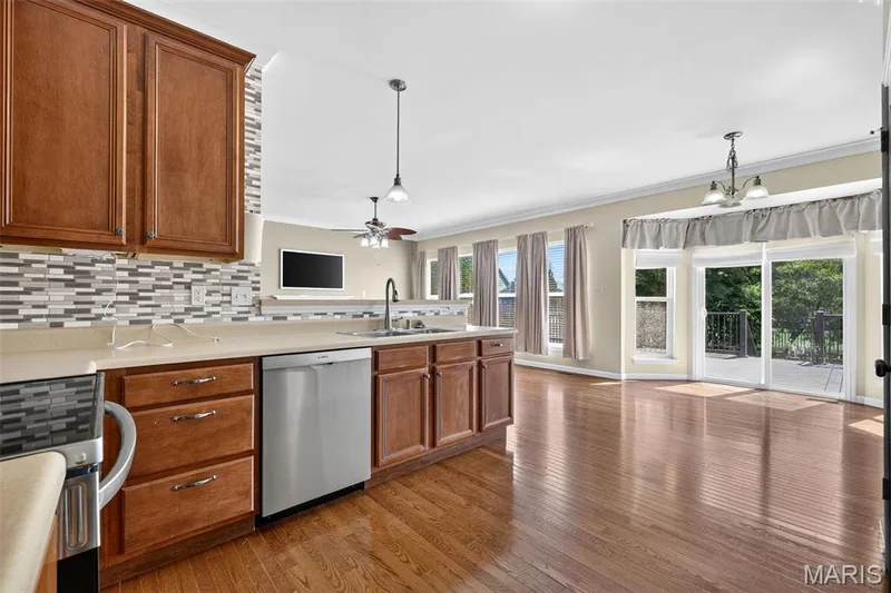 3200 Bentwater Place, St Charles, MO 63301 — listing photo 9 of 72