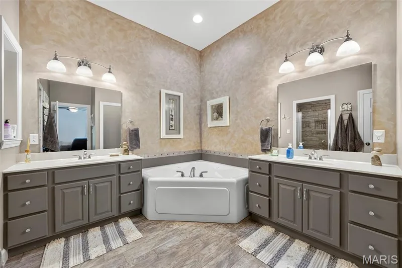 3840 Rooster Ridge Lane, Defiance, MO 63341 — listing photo 37 of 83