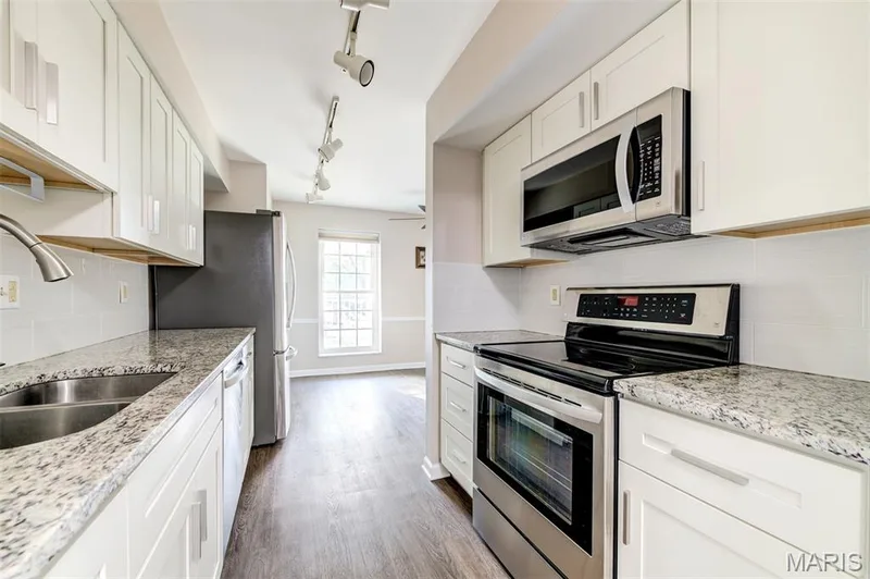 14471 Bantry Lane #2, Chesterfield, MO 63017 — listing photo 14 of 38