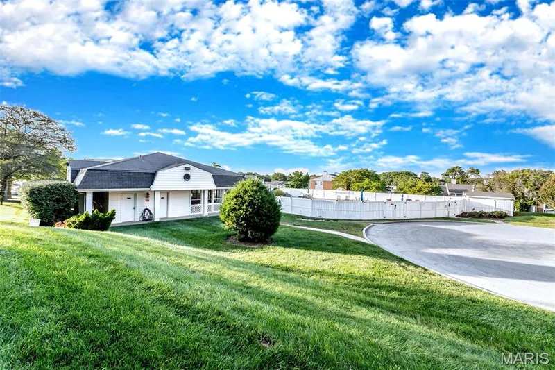 14471 Bantry Lane #2, Chesterfield, MO 63017 — listing photo 32 of 38