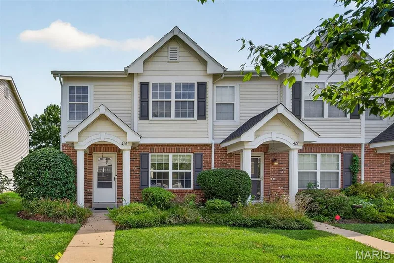 425 Wild Oak Drive, O'Fallon, MO 63368 — listing photo 2 of 33