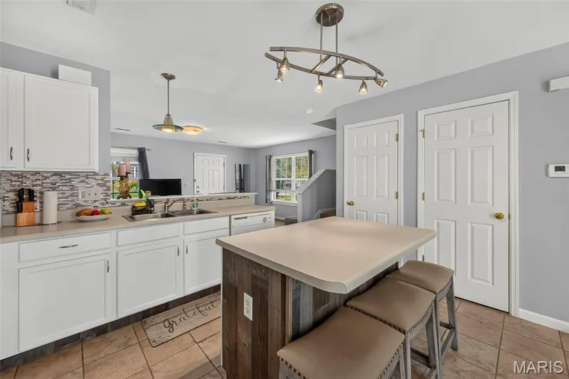 425 Wild Oak Drive, O'Fallon, MO 63368 — listing photo 10 of 33