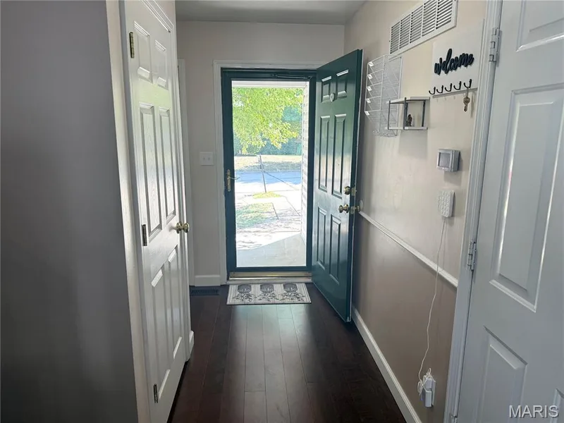 594 Timber Creek Trail, O'Fallon, MO 63368 — listing photo 3 of 29