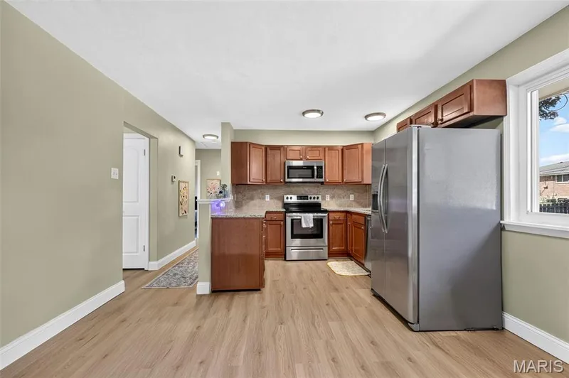 1316 Clearview Drive, St Charles, MO 63303 — listing photo 15 of 37
