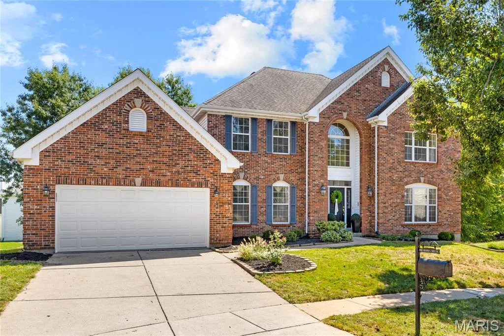 1015 Nooning Tree Drive, Chesterfield, MO 63017 — listing photo 1 of 6