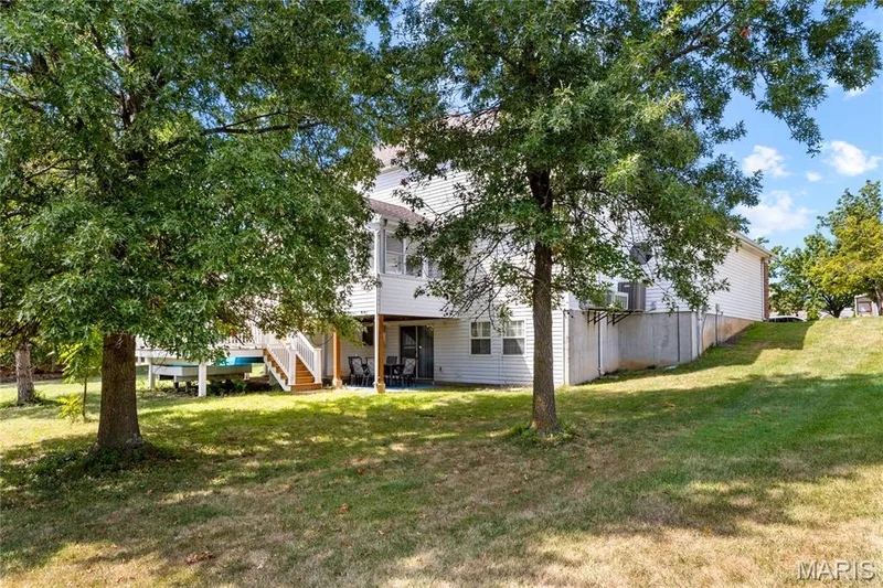 1015 Nooning Tree Drive, Chesterfield, MO 63017 — listing photo 5 of 6