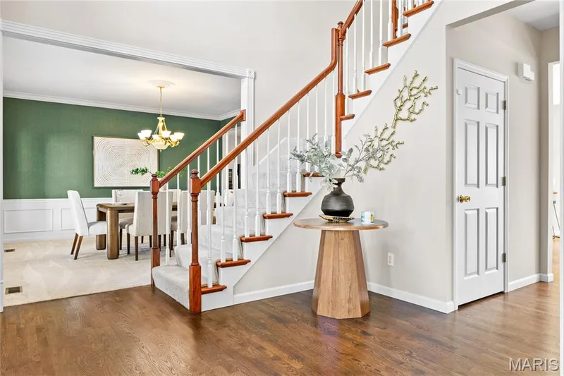 1015 Nooning Tree Drive, Chesterfield, MO 63017 — listing photo 9 of 45