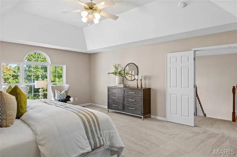 1015 Nooning Tree Drive, Chesterfield, MO 63017 — listing photo 25 of 45