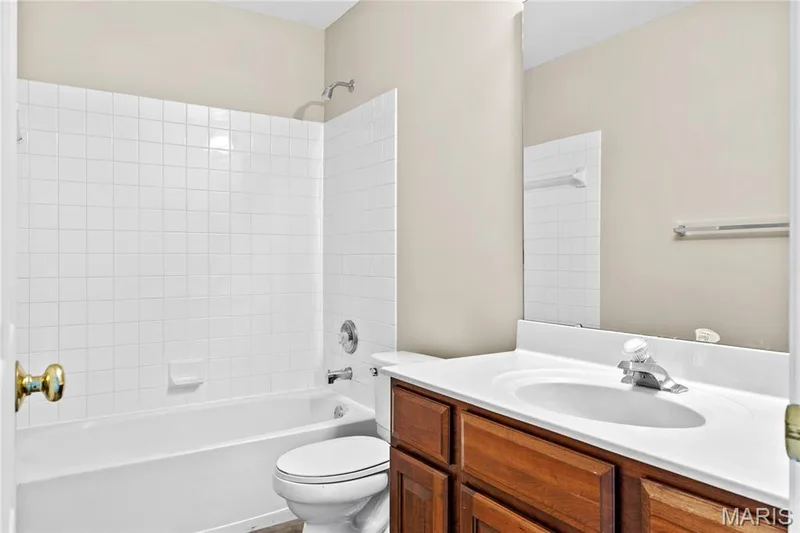 1015 Nooning Tree Drive, Chesterfield, MO 63017 — listing photo 39 of 45