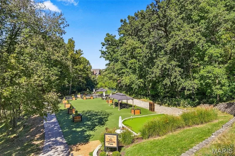 Plenty of green space — 208 Ambridge Court #303, Chesterfield, MO 63017