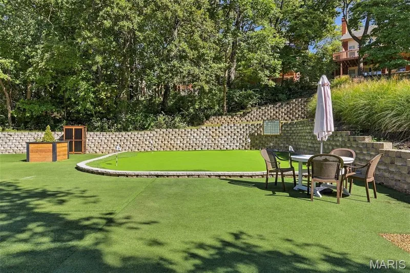 Stay and play! — 208 Ambridge Court #303, Chesterfield, MO 63017