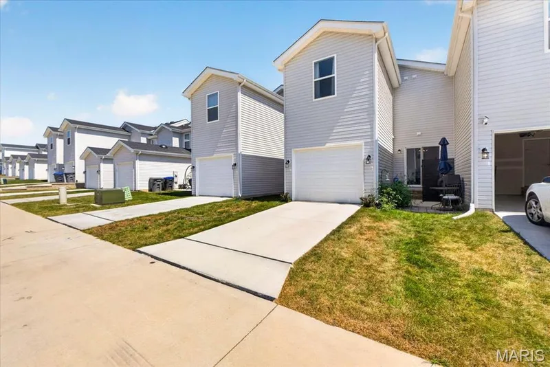 427 Sunset Hollow Drive, Wentzville, MO 63385 — listing photo 30 of 42