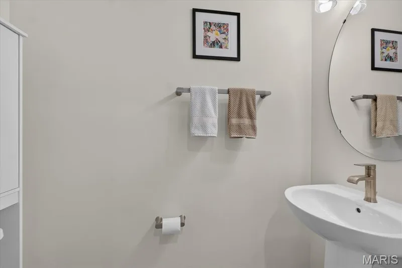Powder room off kitchen — 427 Sunset Hollow Drive, Wentzville, MO 63385