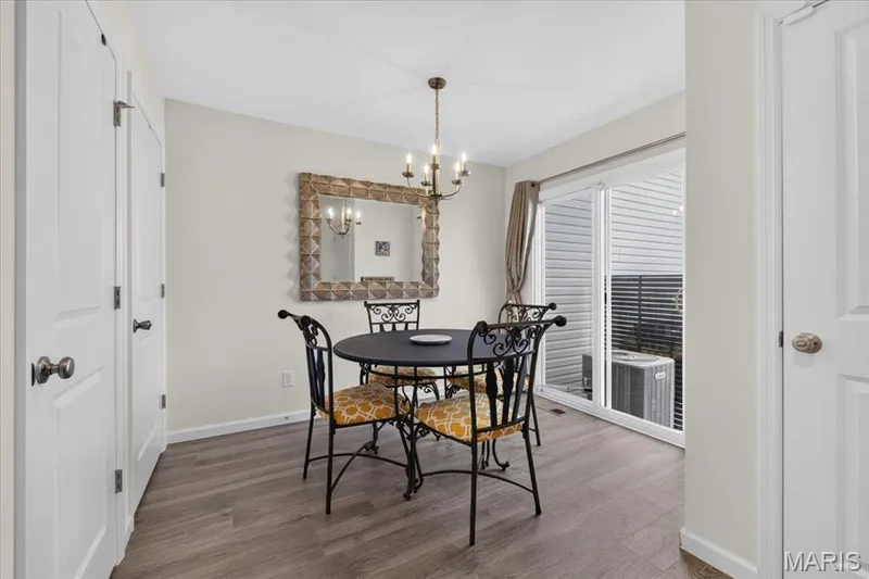 427 Sunset Hollow Drive, Wentzville, MO 63385 — listing photo 13 of 42