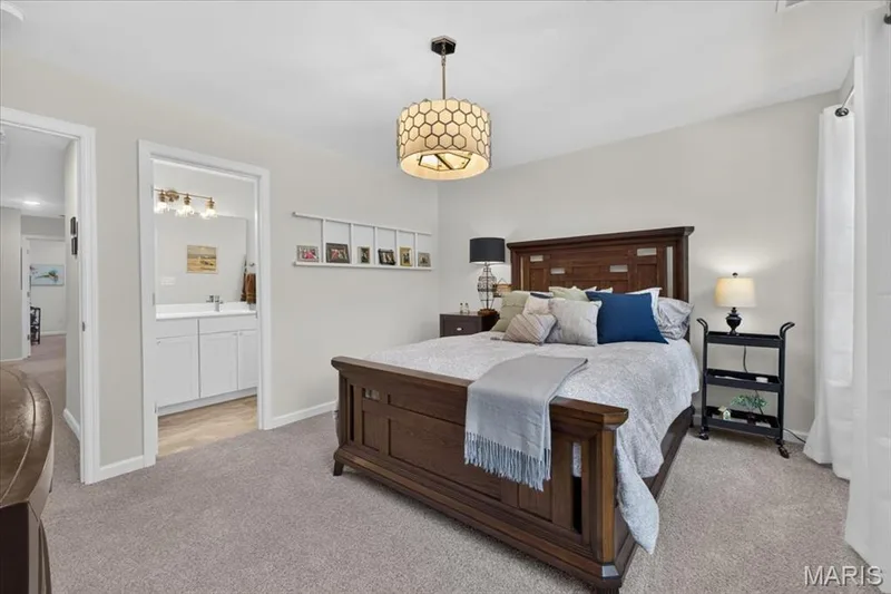 Primary Bedroom ensuite bathroom — 427 Sunset Hollow Drive, Wentzville, MO 63385