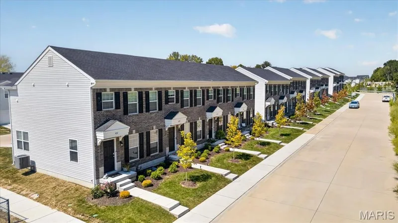 427 Sunset Hollow Drive, Wentzville, MO 63385 — listing photo 32 of 42