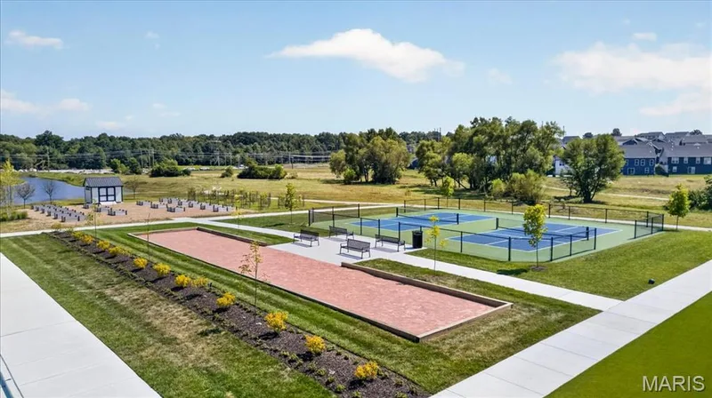 427 Sunset Hollow Drive, Wentzville, MO 63385 — listing photo 3 of 42
