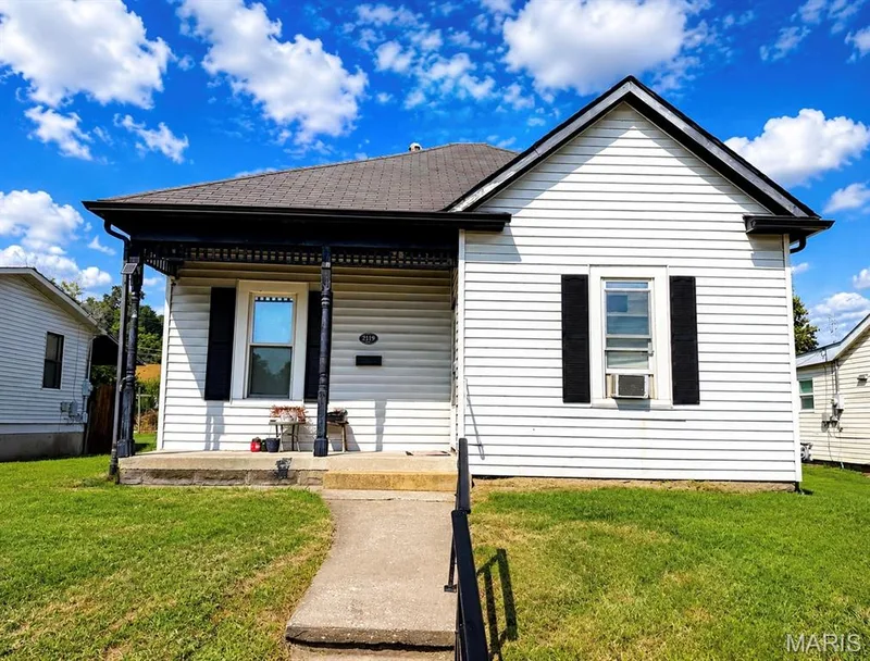 2119 N 4th Street, St Charles, MO — listing photo 1