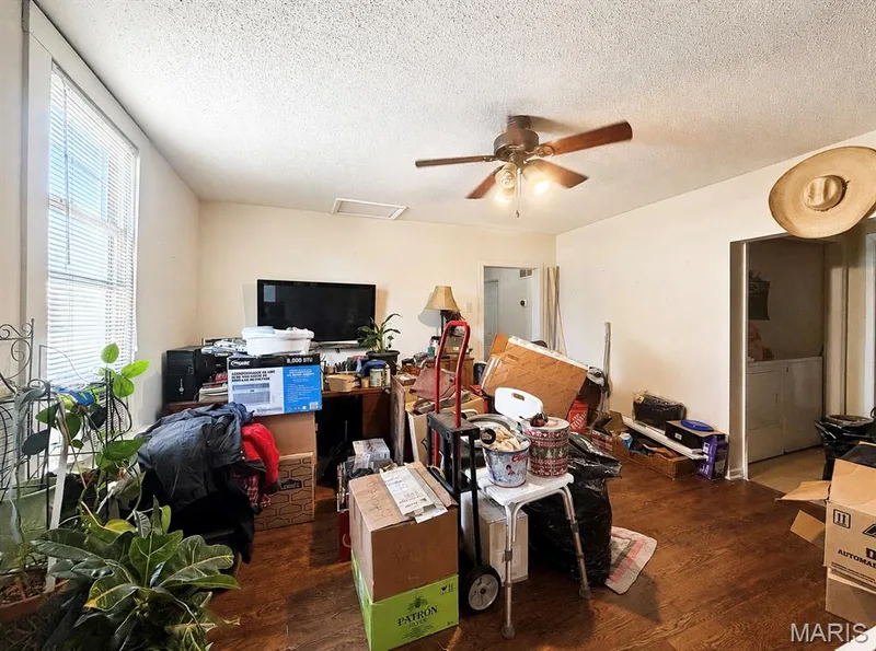 2119 N 4th Street, St Charles, MO 63301 — listing photo 10 of 24