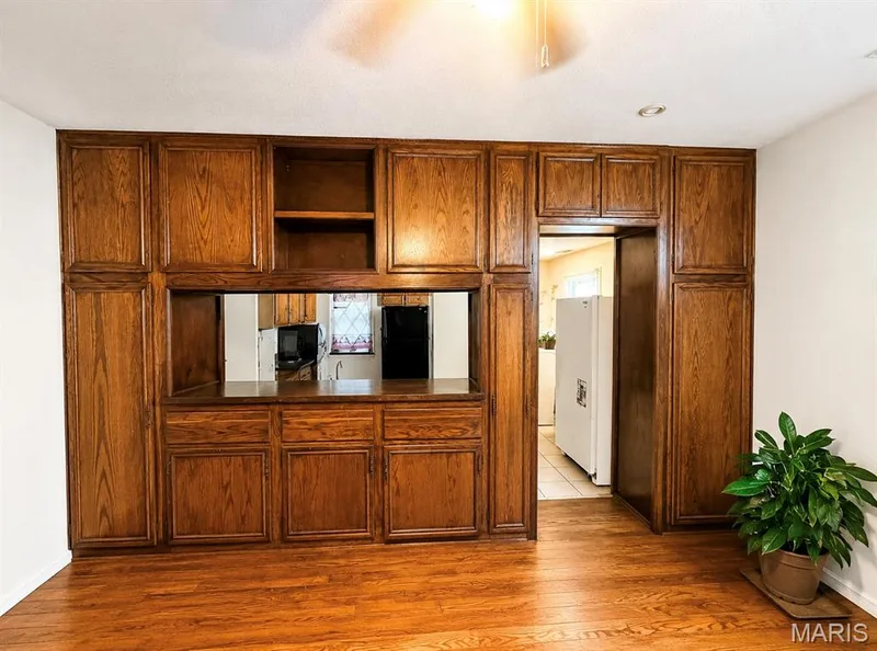 2119 N 4th Street, St Charles, MO 63301 — listing photo 11 of 24
