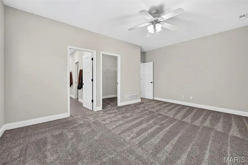 Bedroom #5 - 2nd Floor Bedroom w/ Jack-N-Jill Bath, private Walk-in Closet — 305 Crescent Oak Court, New Melle, MO 63385