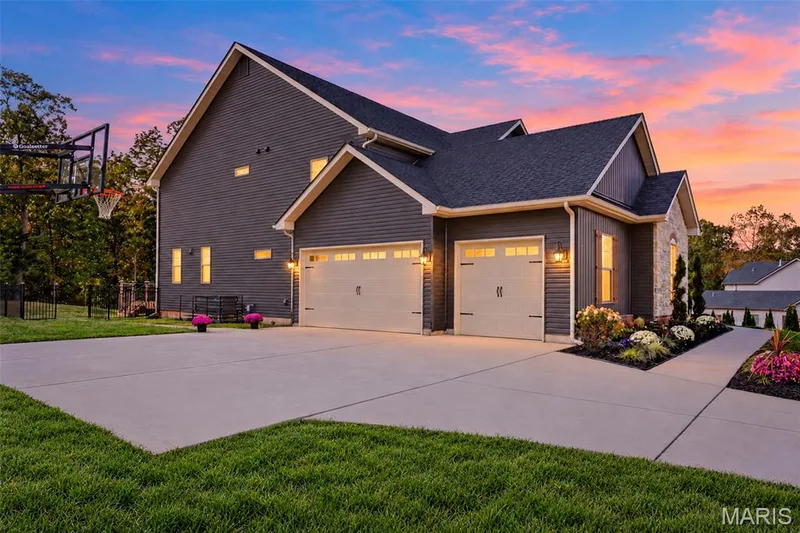 305 Crescent Oak Court, New Melle, MO 63385 — listing photo 3 of 70