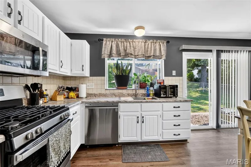 15 Cherrywood Court, St Peters, MO 63376 — listing photo 6 of 22