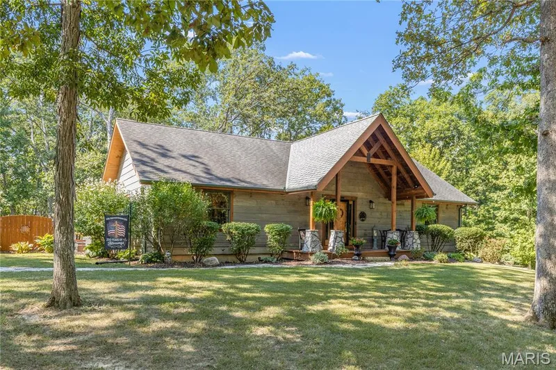 10302 Dellwood Court, Foristell, MO 63348 — listing photo 3 of 37