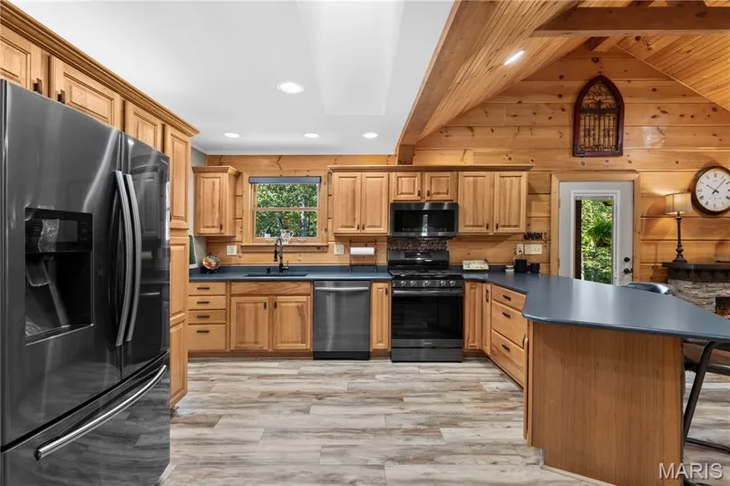 10302 Dellwood Court, Foristell, MO 63348 — listing photo 10 of 37