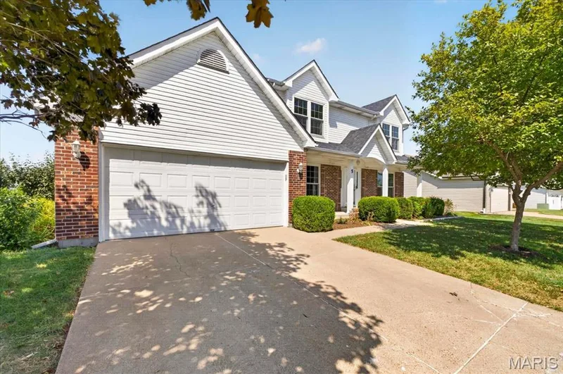 5 Revolutionary Way Court, O'Fallon, MO 63366 — listing photo 2 of 36