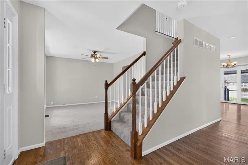 5 Revolutionary Way Court, O'Fallon, MO 63366 — listing photo 3 of 36