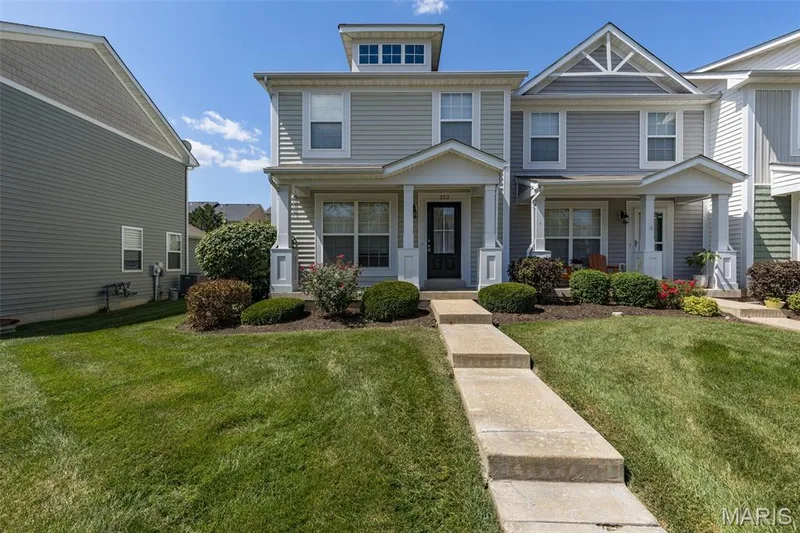 212 Countryshire Drive, Lake St. Louis, MO 63367 — listing photo 4 of 41