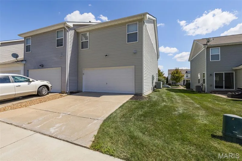 212 Countryshire Drive, Lake St. Louis, MO 63367 — listing photo 6 of 41