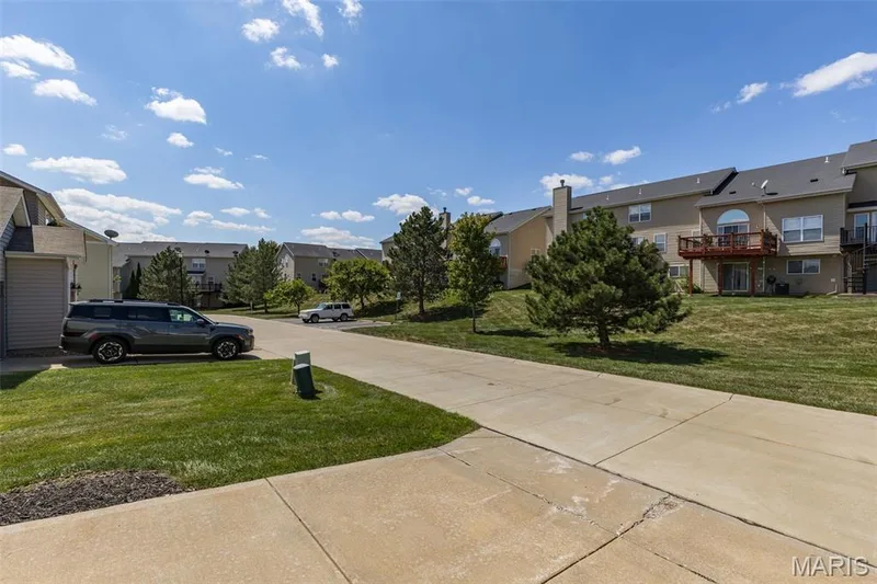 212 Countryshire Drive, Lake St. Louis, MO 63367 — listing photo 8 of 41