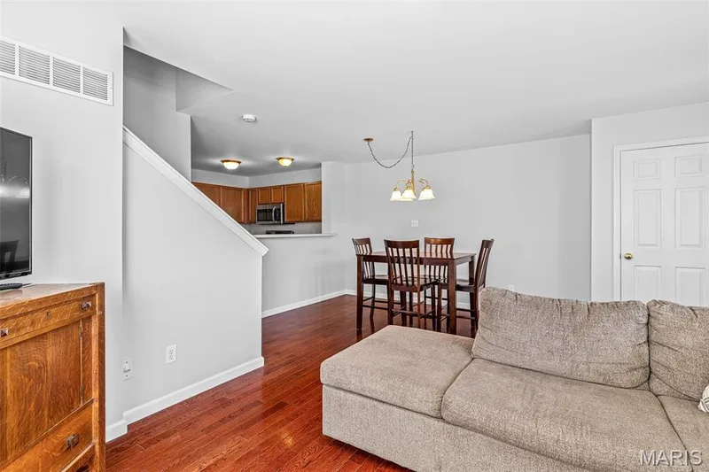 212 Countryshire Drive, Lake St. Louis, MO 63367 — listing photo 14 of 41