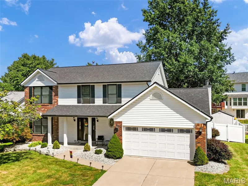 2044 Graystone Drive, St Charles, MO 63303 — listing photo 3 of 55